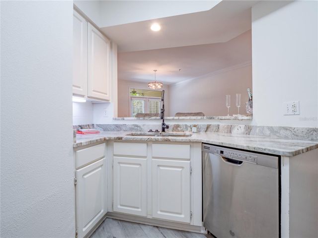 1203 BAY CLUB CIRCLE 1203, Tampa, FL 33607