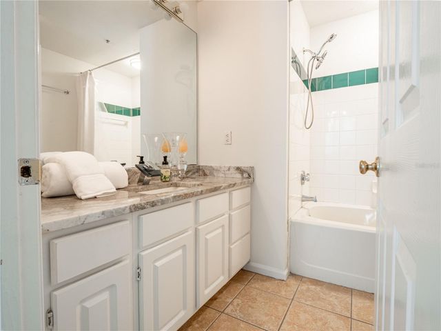 1203 BAY CLUB CIRCLE 1203, Tampa, FL 33607