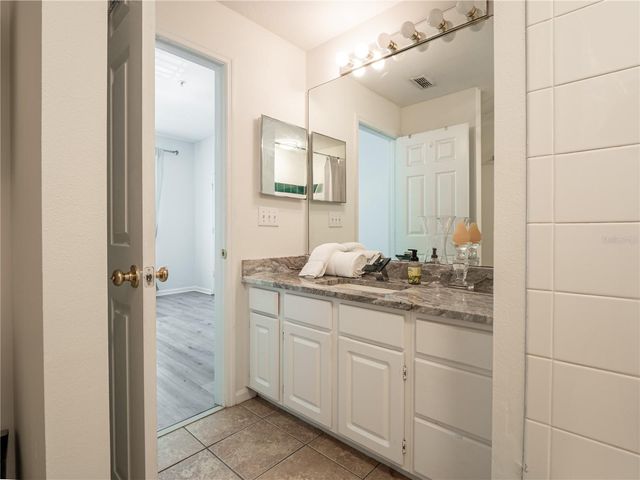 1203 BAY CLUB CIRCLE 1203, Tampa, FL 33607