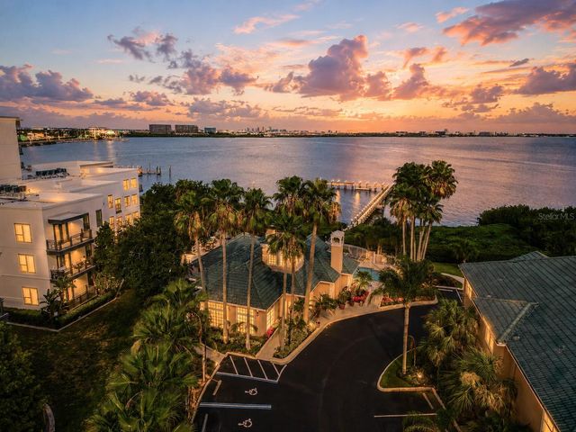 1203 BAY CLUB CIRCLE 1203, Tampa, FL 33607