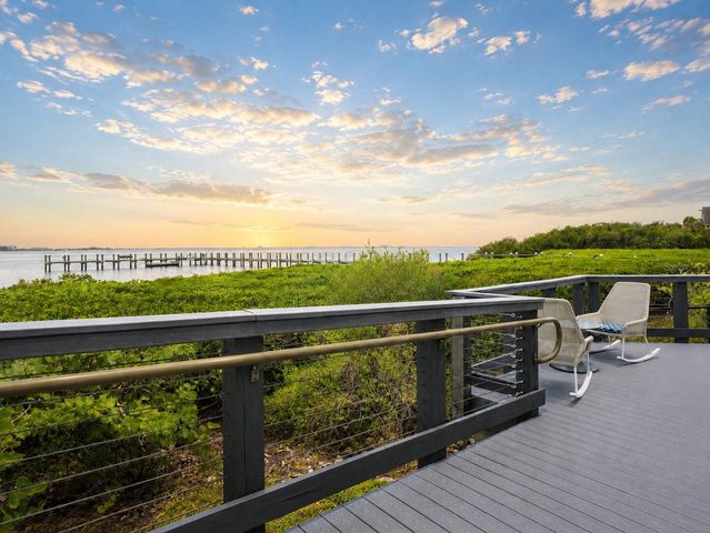 1203 BAY CLUB CIRCLE 1203, Tampa, FL 33607
