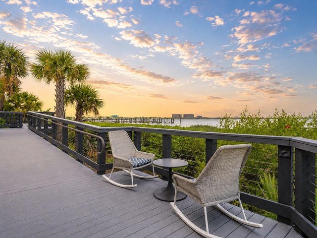 1203 BAY CLUB CIRCLE 1203, Tampa, FL 33607