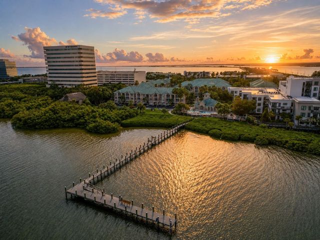 1203 BAY CLUB CIRCLE 1203, Tampa, FL 33607