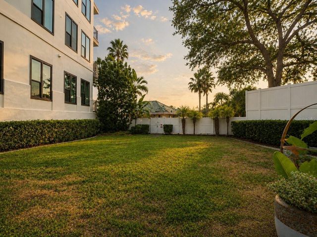 1203 BAY CLUB CIRCLE 1203, Tampa, FL 33607
