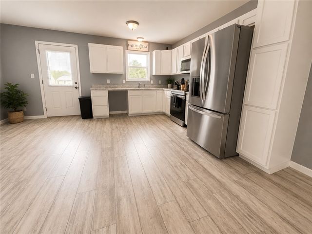 764 Oakdale Drive, Jamestown Vlg, OH 45335