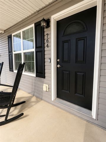 764 Oakdale Drive, Jamestown Vlg, OH 45335