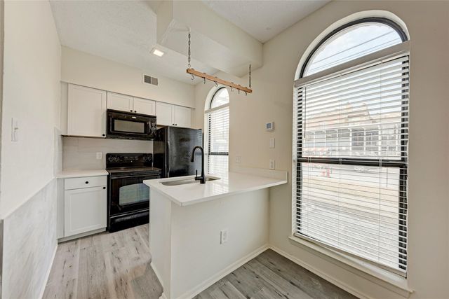 2714 Nueces ST 108, Austin, TX 78705