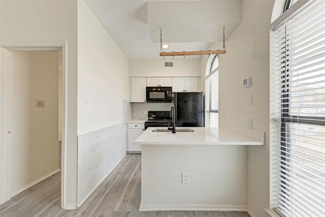 2714 Nueces ST 108, Austin, TX 78705