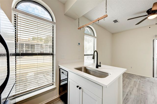 2714 Nueces ST 108, Austin, TX 78705