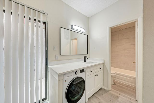 2714 Nueces ST 108, Austin, TX 78705