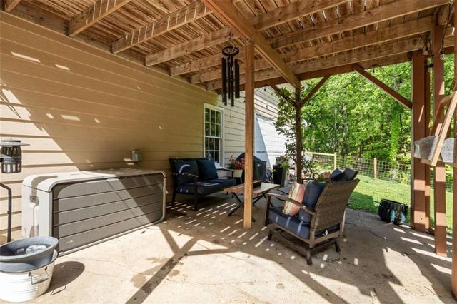 21 Timberwood Drive SE, Silver Creek, GA 30173