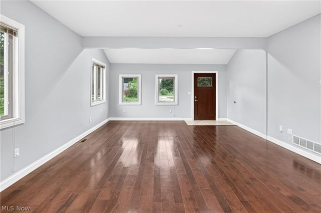 18500 Bennett Road, North Royalton, OH 44133