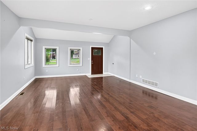 18500 Bennett Road, North Royalton, OH 44133