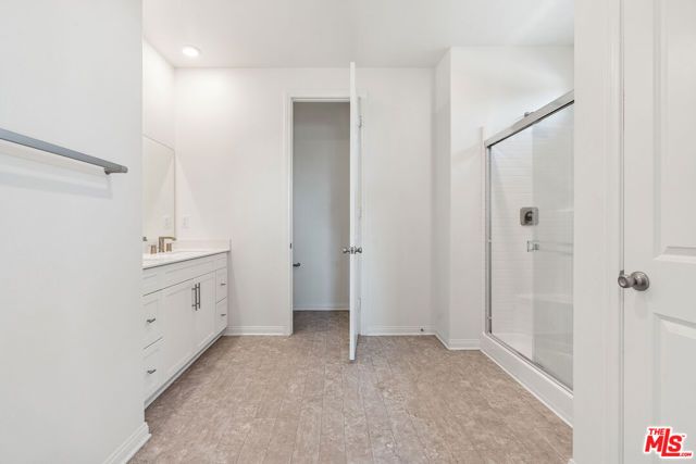 725 Daniel Freeman Circle, Inglewood, CA 90301