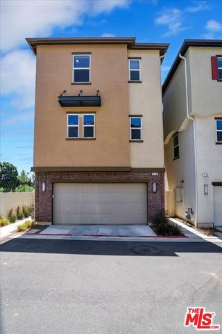 725 Daniel Freeman Circle, Inglewood, CA 90301