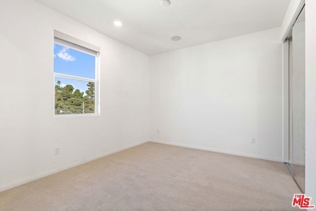 725 Daniel Freeman Circle, Inglewood, CA 90301