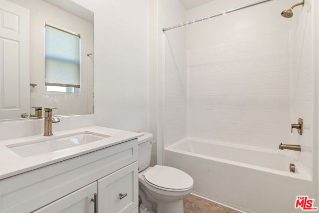 725 Daniel Freeman Circle, Inglewood, CA 90301