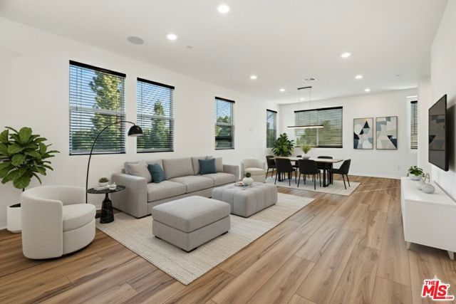 725 Daniel Freeman Circle, Inglewood, CA 90301