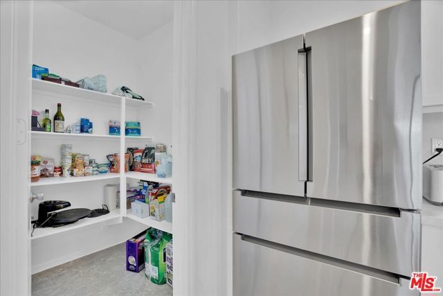 725 Daniel Freeman Circle, Inglewood, CA 90301