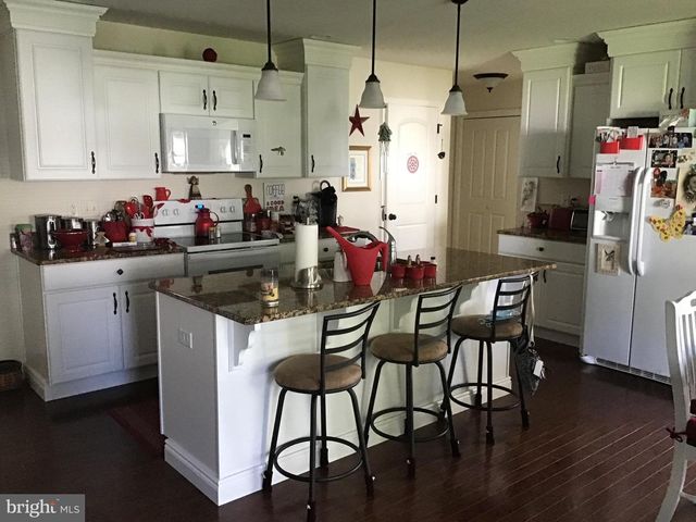 140 KOCH LN, Harrisburg, PA 17112