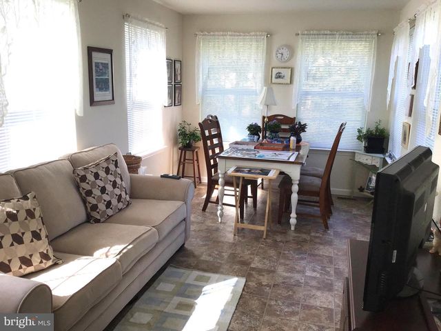 140 KOCH LN, Harrisburg, PA 17112