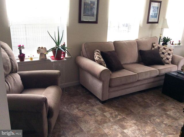 140 KOCH LN, Harrisburg, PA 17112