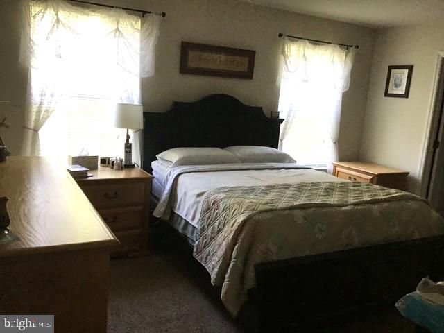 140 KOCH LN, Harrisburg, PA 17112