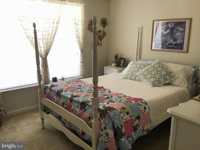 140 KOCH LN, Harrisburg, PA 17112