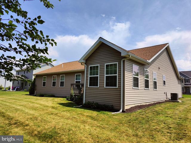 140 KOCH LN, Harrisburg, PA 17112