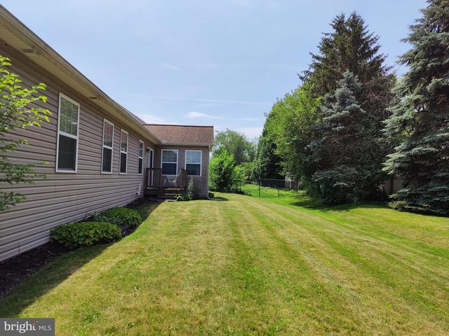 140 KOCH LN, Harrisburg, PA 17112