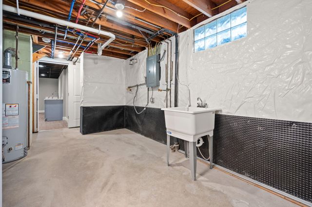 8749 Monroe Avenue, Munster, IN 46321