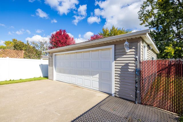 8749 Monroe Avenue, Munster, IN 46321