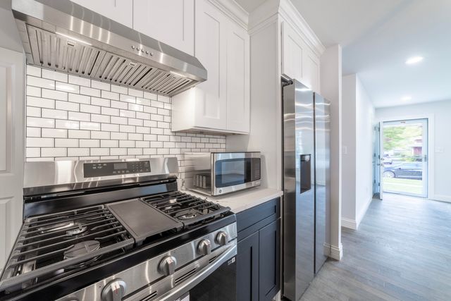 8749 Monroe Avenue, Munster, IN 46321