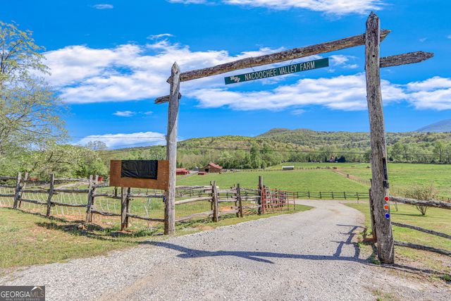 1304 Highway 17, Sautee Nacoochee, GA 30571