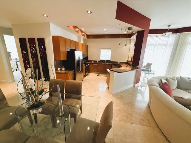 3210 NE 5th St 701, Pompano Beach, FL 33062