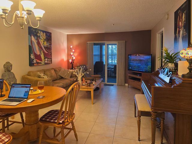 9001 Sunrise Lakes Boulevard 110, Sunrise, FL 33322