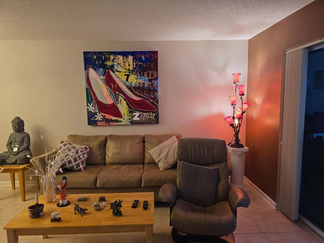 9001 Sunrise Lakes Boulevard 110, Sunrise, FL 33322