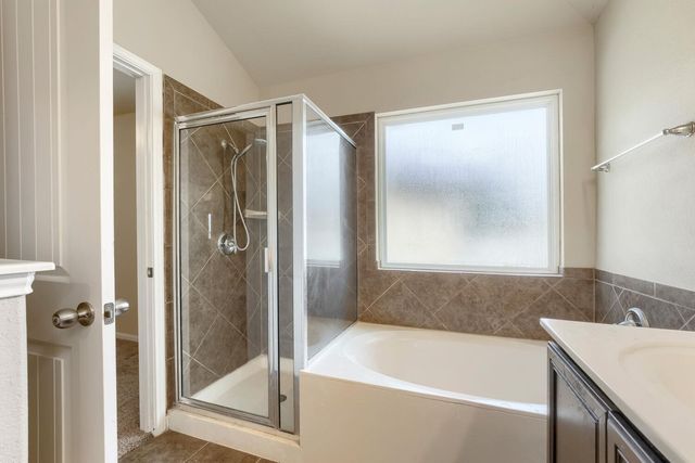 865 Heritage Springs TRL, Round Rock, TX 78664