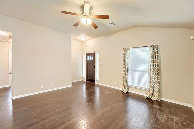 865 Heritage Springs TRL, Round Rock, TX 78664