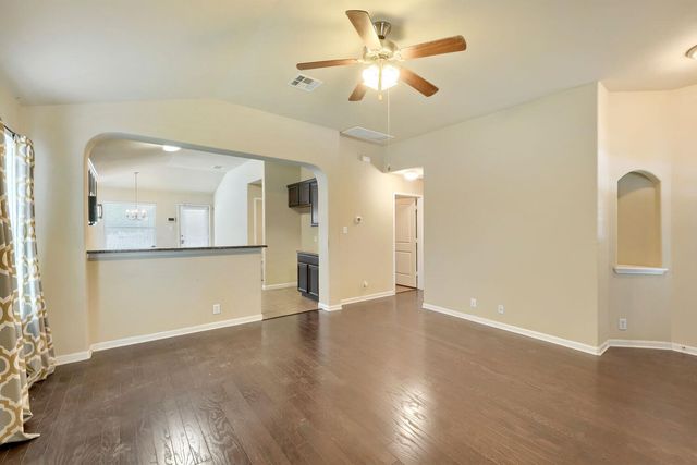 865 Heritage Springs TRL, Round Rock, TX 78664