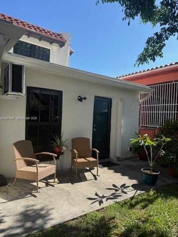 1617 NW 8th St Studio B, Miami, FL 33125