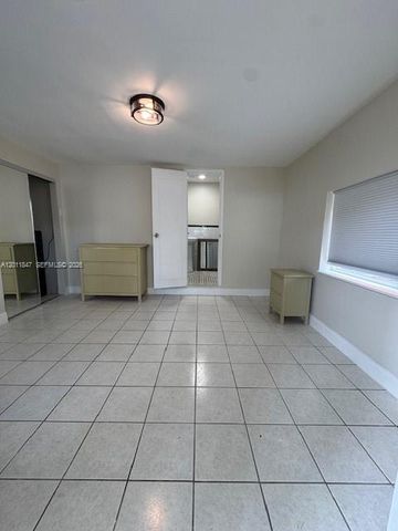 1617 NW 8th St Studio B, Miami, FL 33125