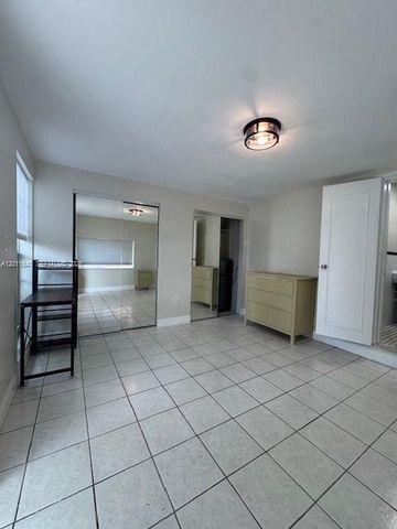 1617 NW 8th St Studio B, Miami, FL 33125