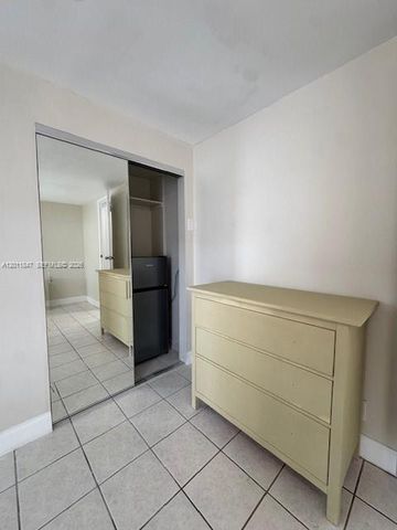 1617 NW 8th St Studio B, Miami, FL 33125