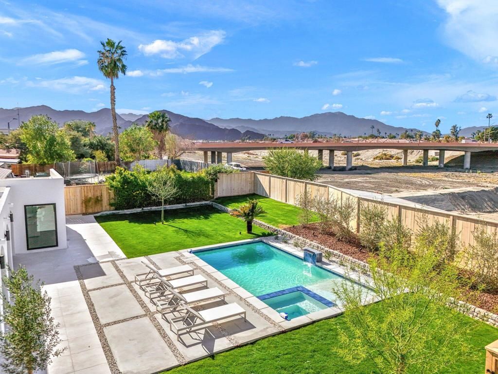 Image 27 of property listing at 80100 Vista Grande, La Quinta, CA 92253