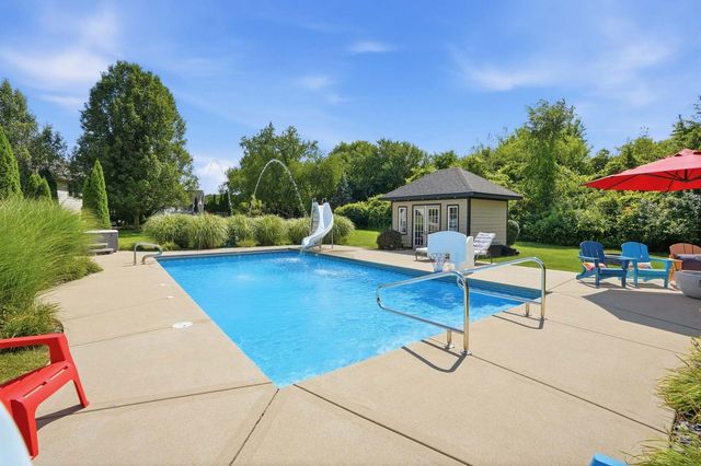 10626 Erie Drive, Crown Point, IN 46307