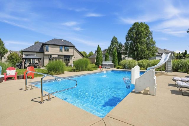 10626 Erie Drive, Crown Point, IN 46307
