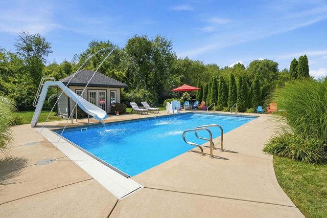10626 Erie Drive, Crown Point, IN 46307