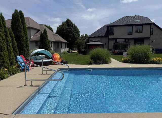 10626 Erie Drive, Crown Point, IN 46307