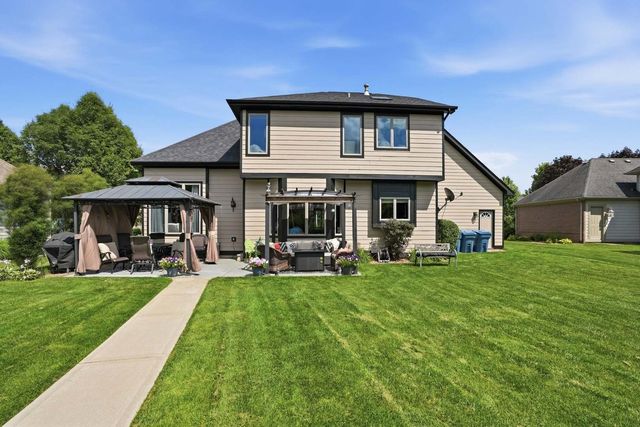 10626 Erie Drive, Crown Point, IN 46307